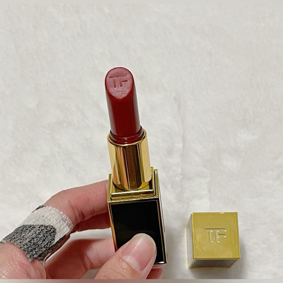 Tom Ford Lip Color Lipstick in Color 16 Scarlet Rouge - Picture 7 of 9